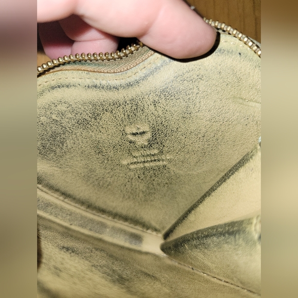 MCM Gold Heart Coin Pouch pouch - Picture 5 of 8